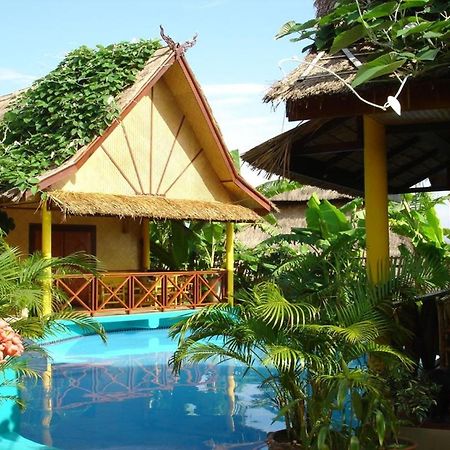 Old Tree'S House Hotel Mae Ai Bagian luar foto