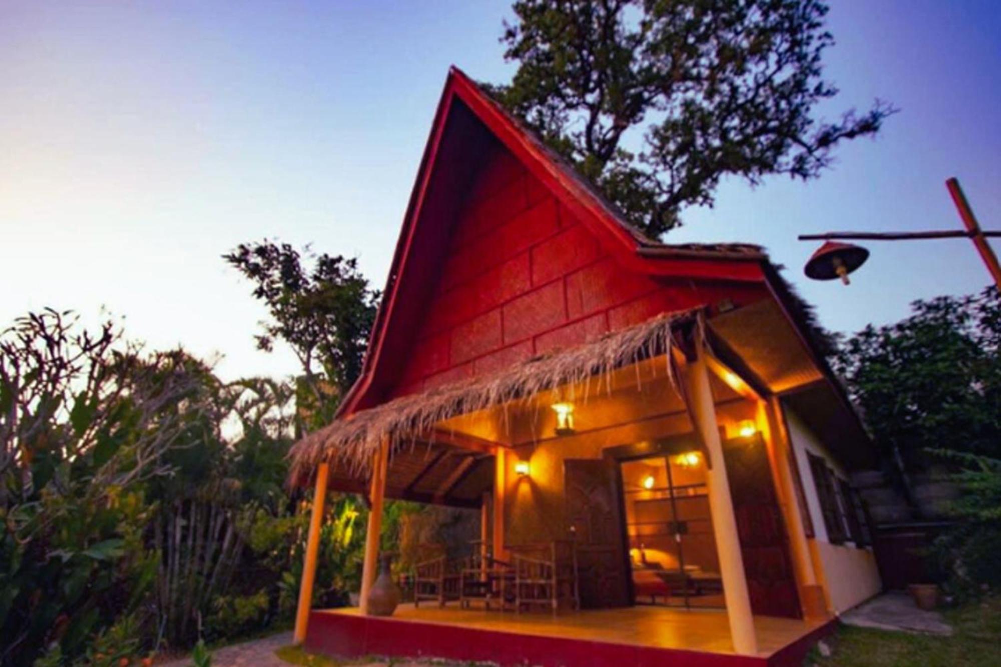 Old Tree'S House Hotel Mae Ai Bagian luar foto