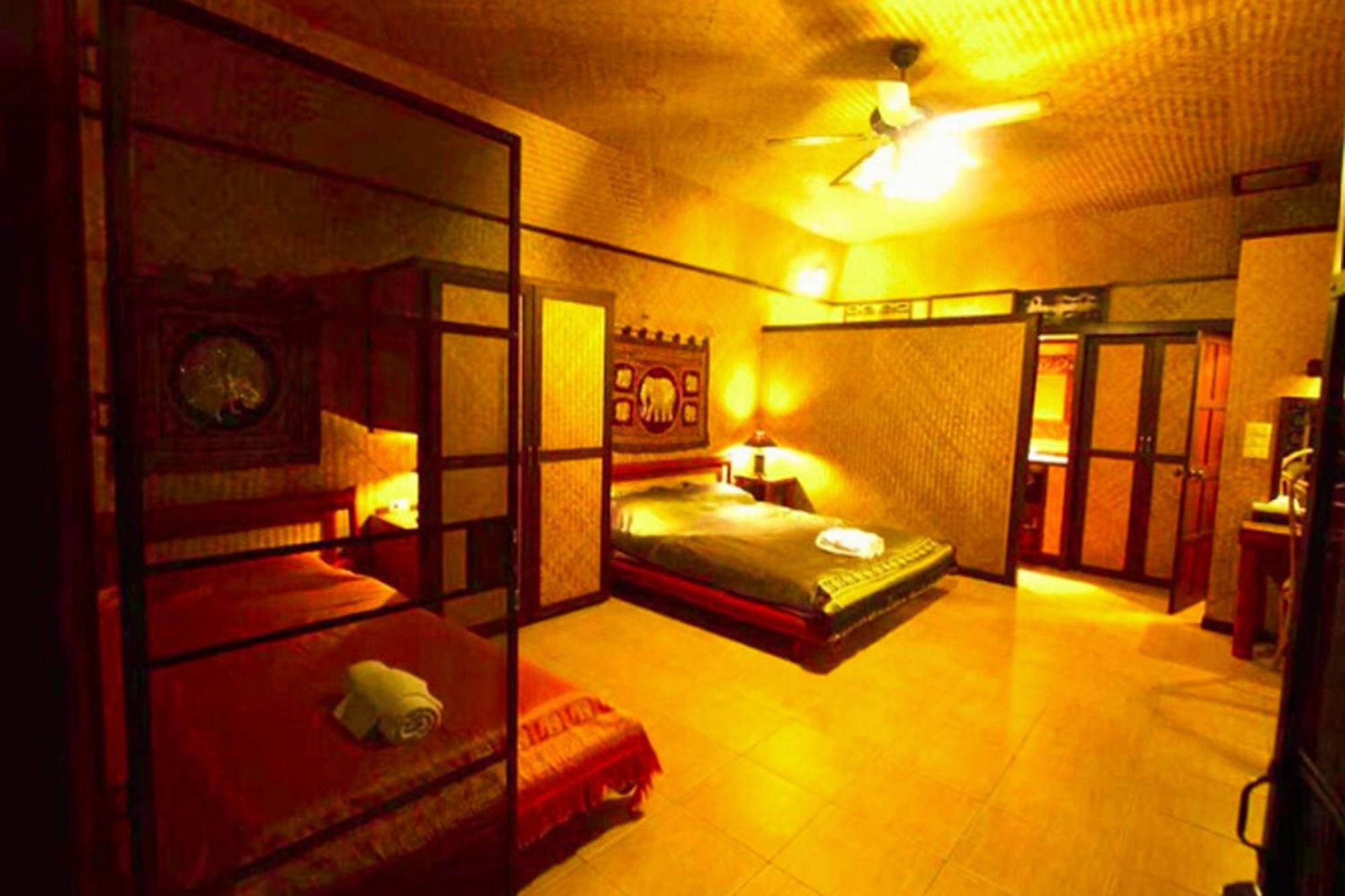 Old Tree'S House Hotel Mae Ai Bagian luar foto